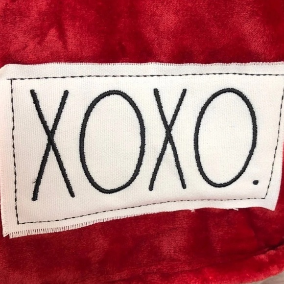 NWT Rae Dunn XOXO Patch/Red/Valentine’s Soft Plush Throw/Blanket 50x70 - Picture 1 of 2